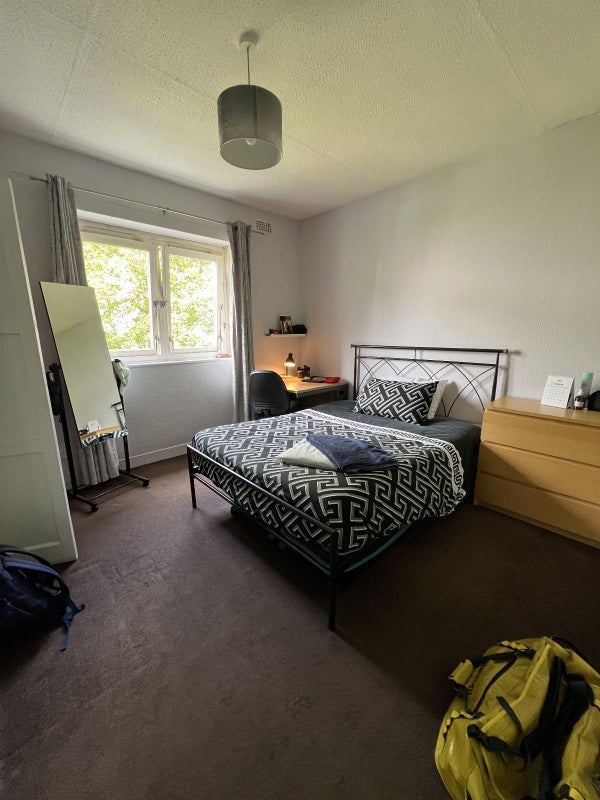 Room Thornwood Gardens in Glasgow