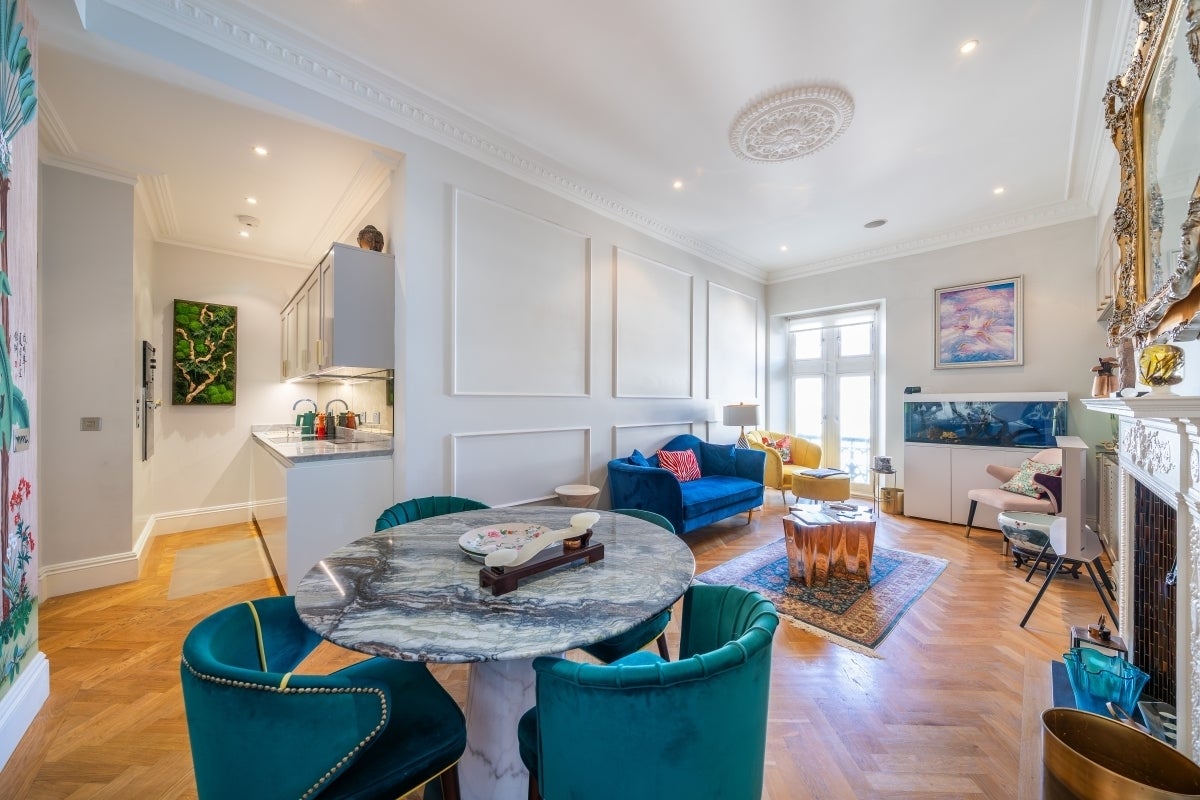 Flat Whitehall Court in City of Westminster