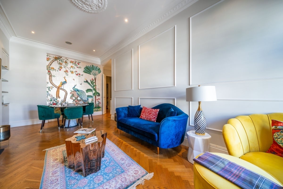 Flat Whitehall Court in City of Westminster
