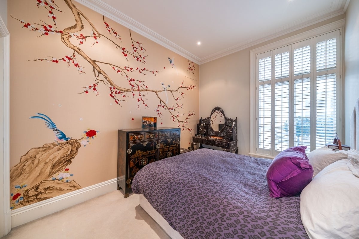 Flat Whitehall Court in City of Westminster