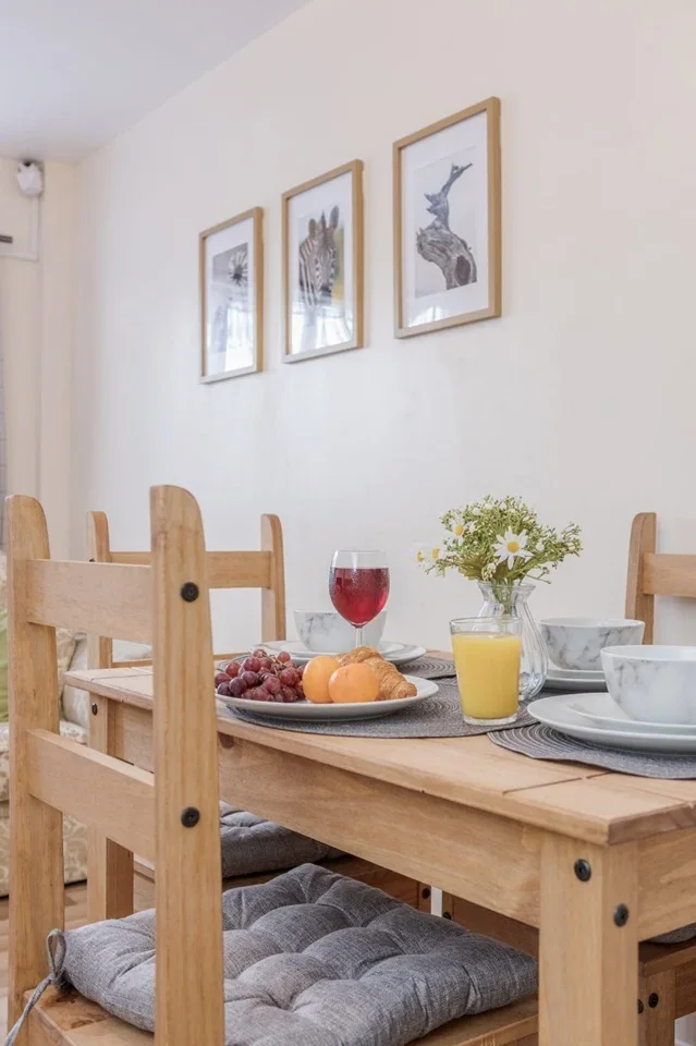 Room Tulip Close in Greater London