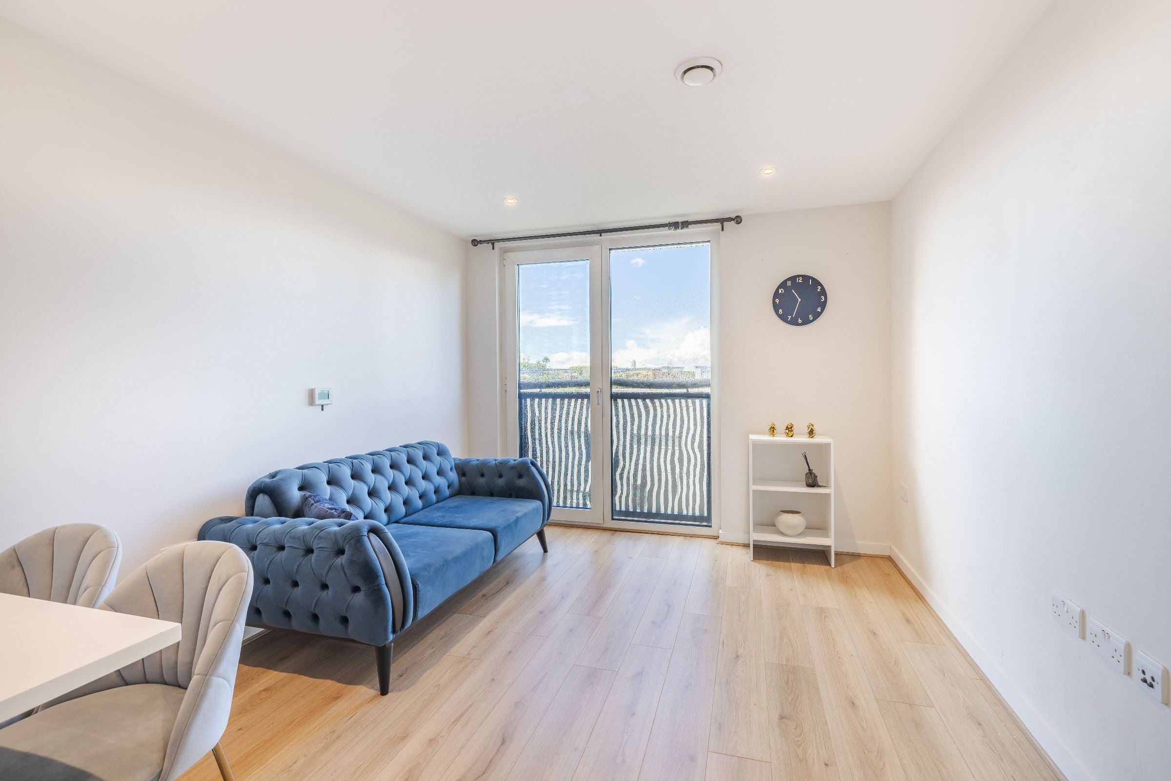 Flat Gatliff Road in City of Westminster
