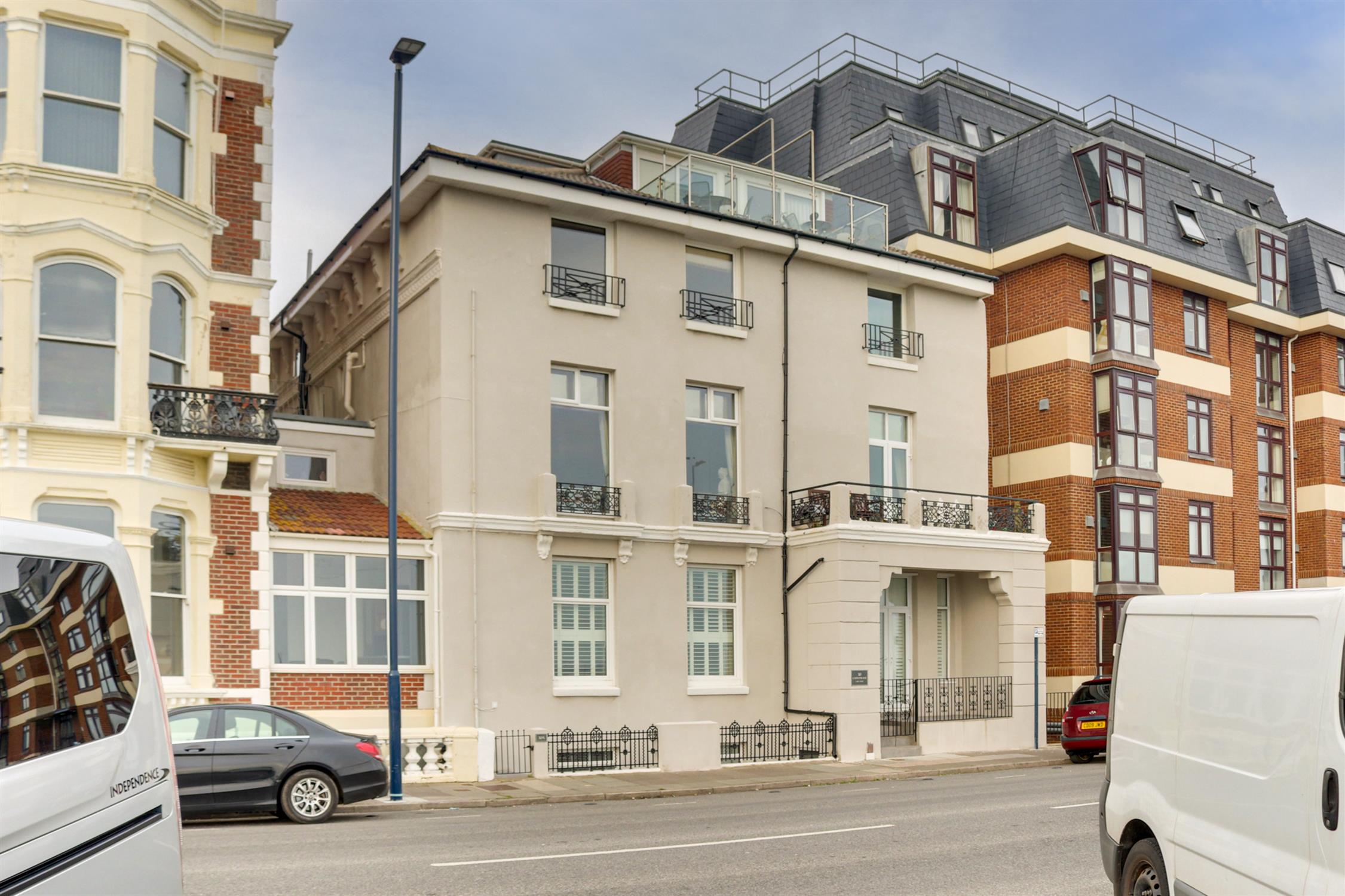 Flat South Parade in Portsmouth