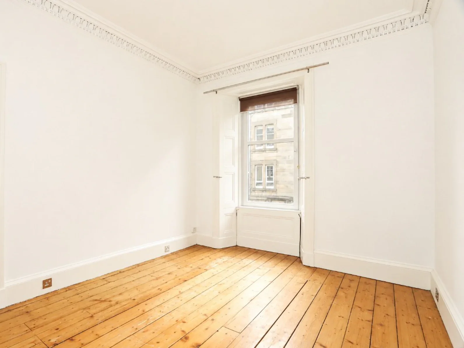 Flat Roseburn Place in City of Edinburgh