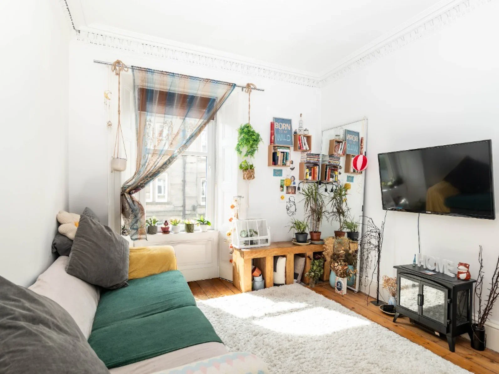 Flat Roseburn Place in City of Edinburgh