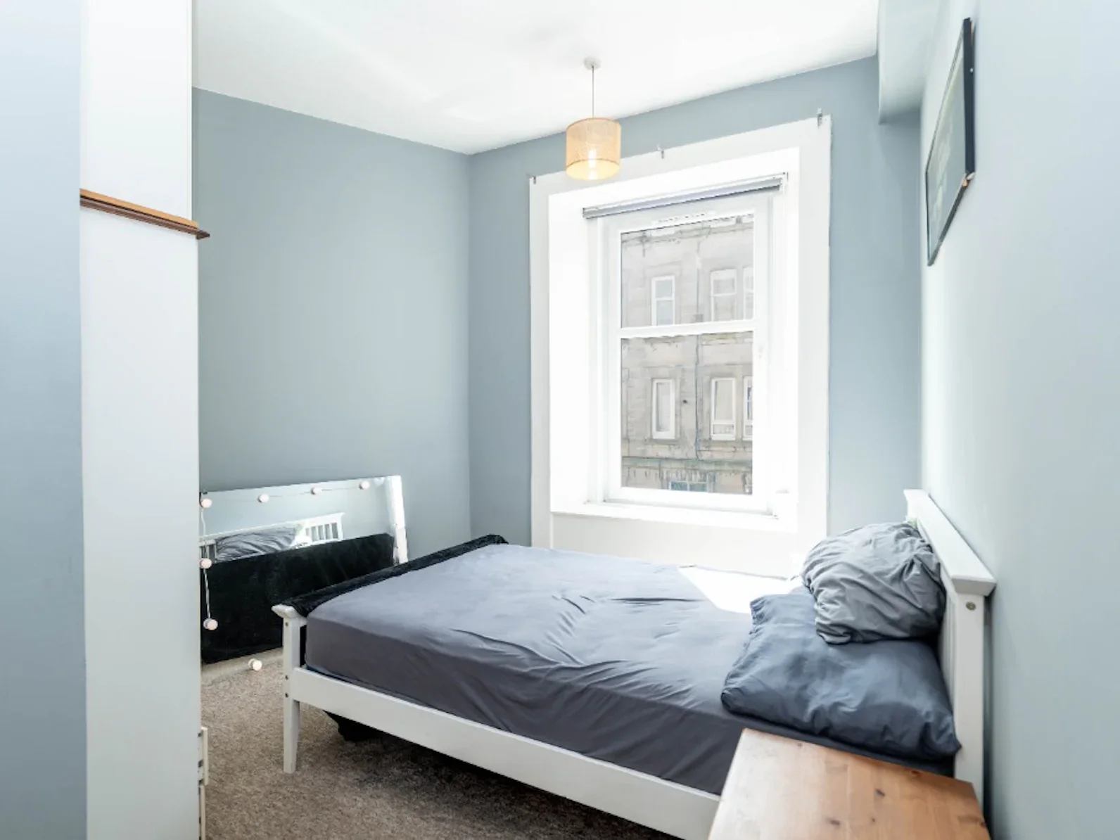 Flat Roseburn Place in City of Edinburgh