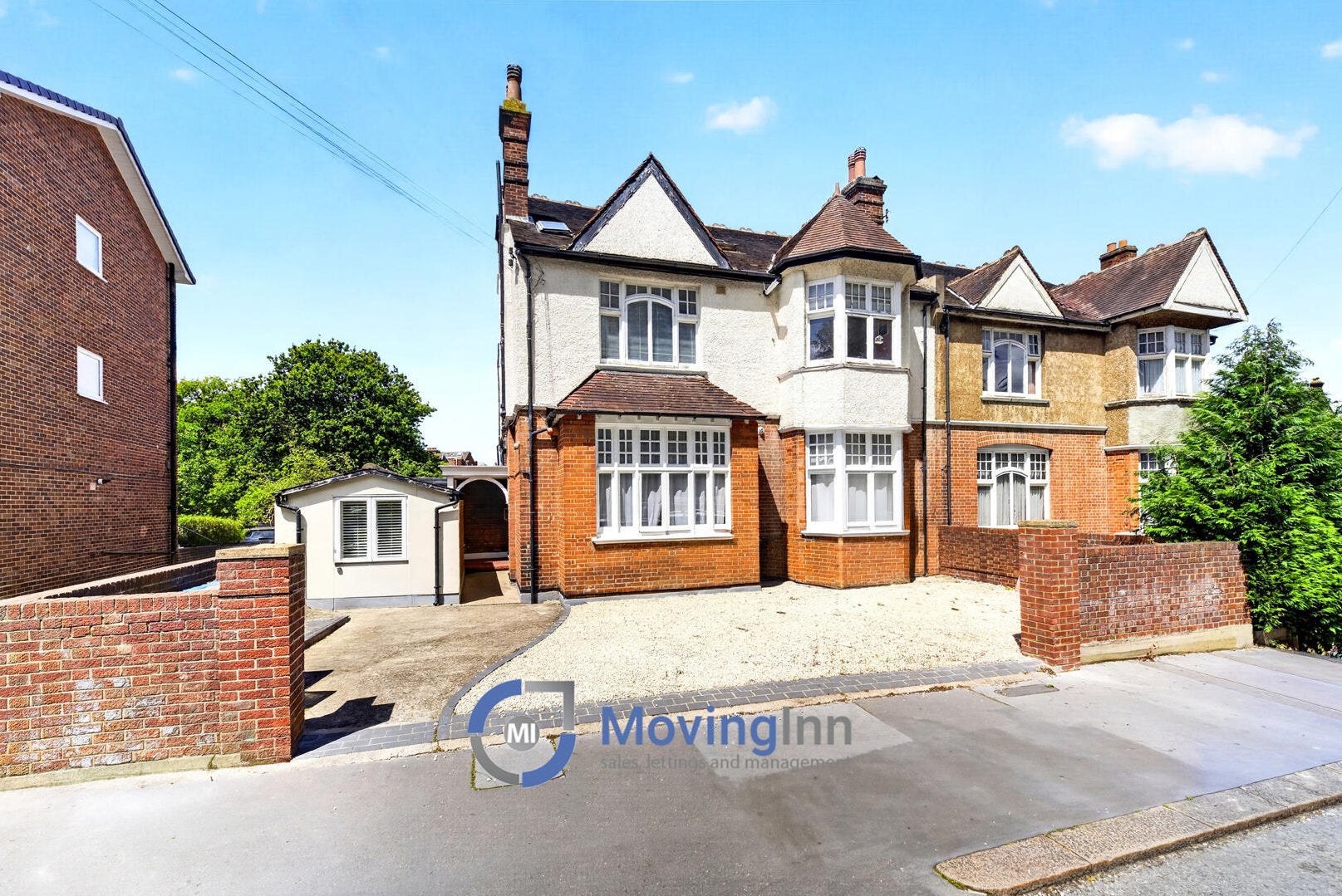 Flat St. Helen's Crescent in Greater London