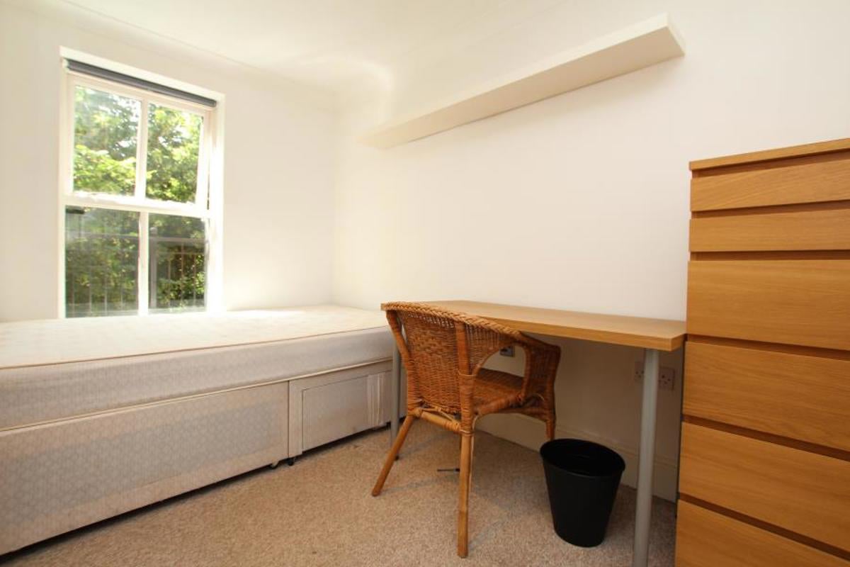 Flat Wren Close in Stoke Gifford