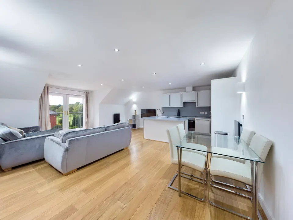 Flat Brackley Road in Salford