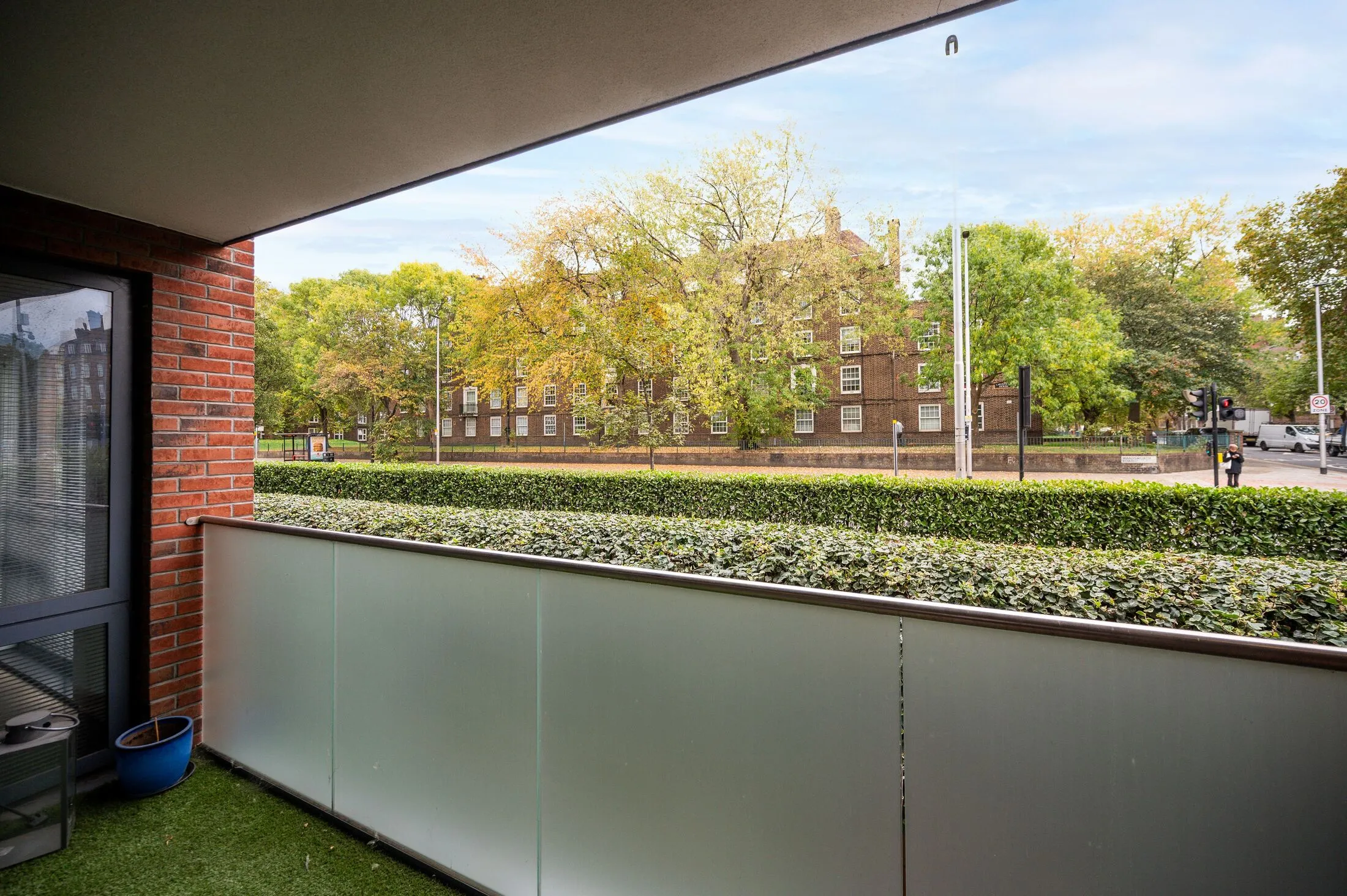 Flat Stewarts Road in Greater London