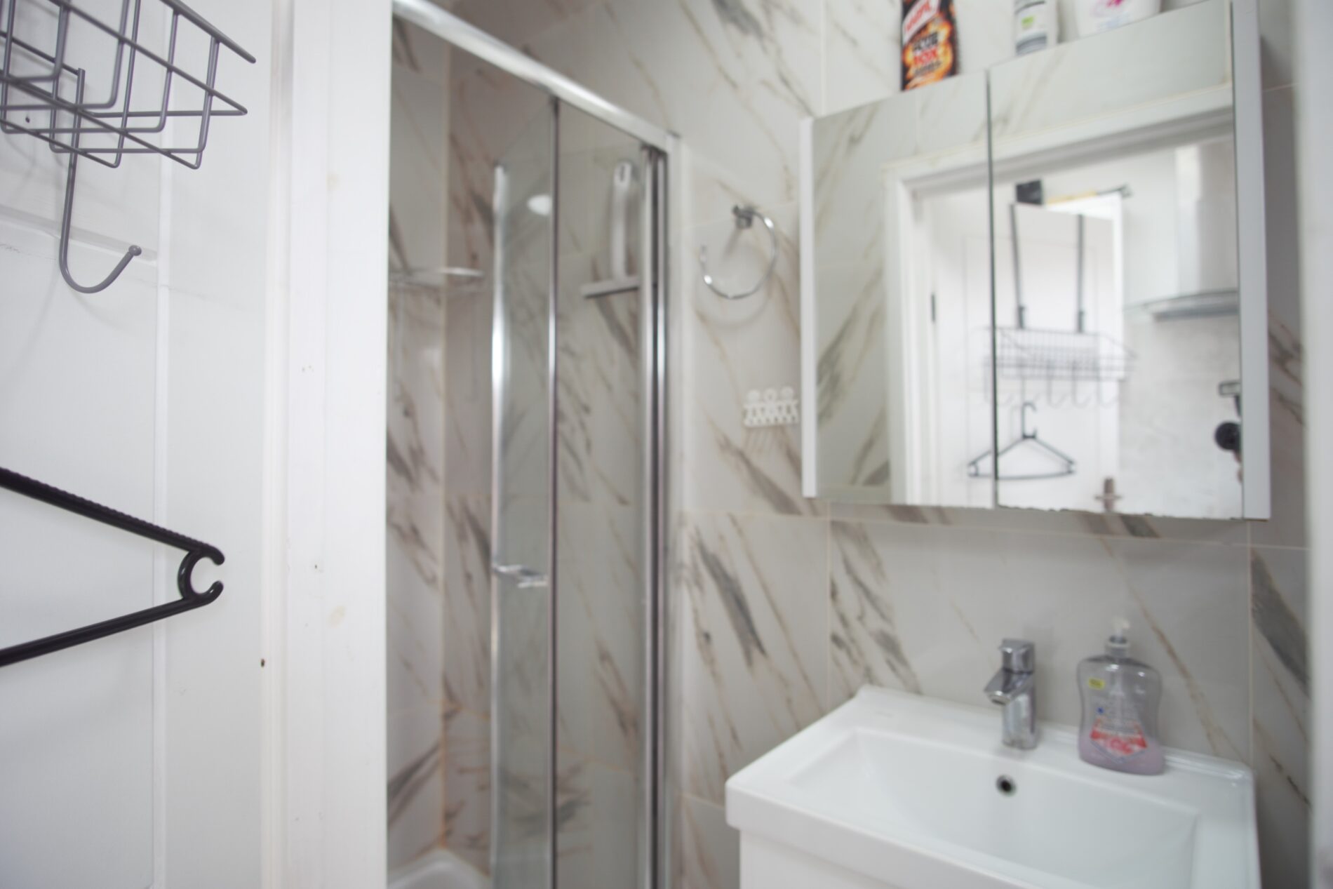 Flat Gainsborough Gardens in Greater London