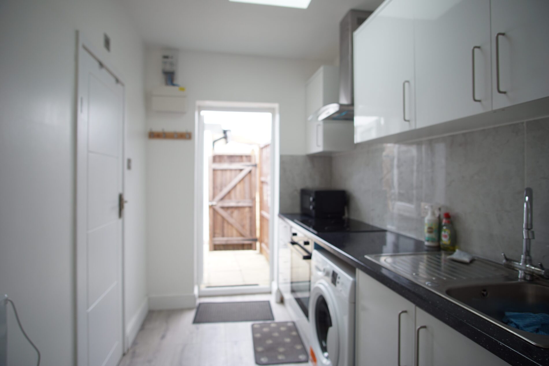 Flat Gainsborough Gardens in Greater London