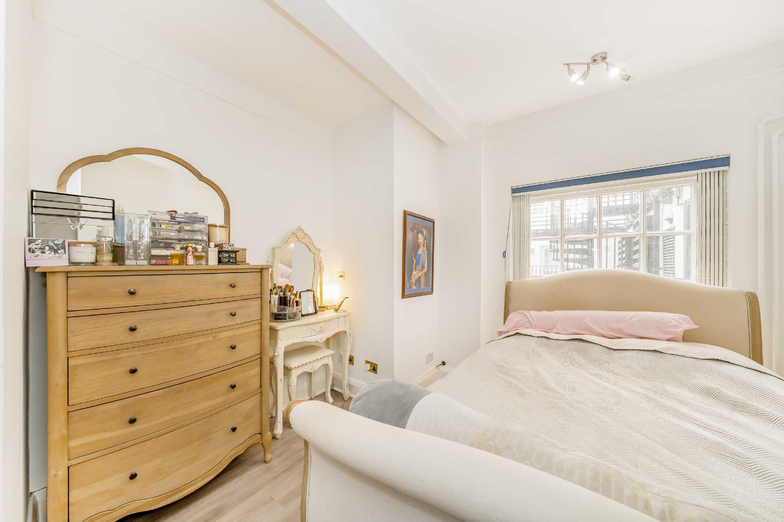 Flat Huntsworth Mews North in City of Westminster