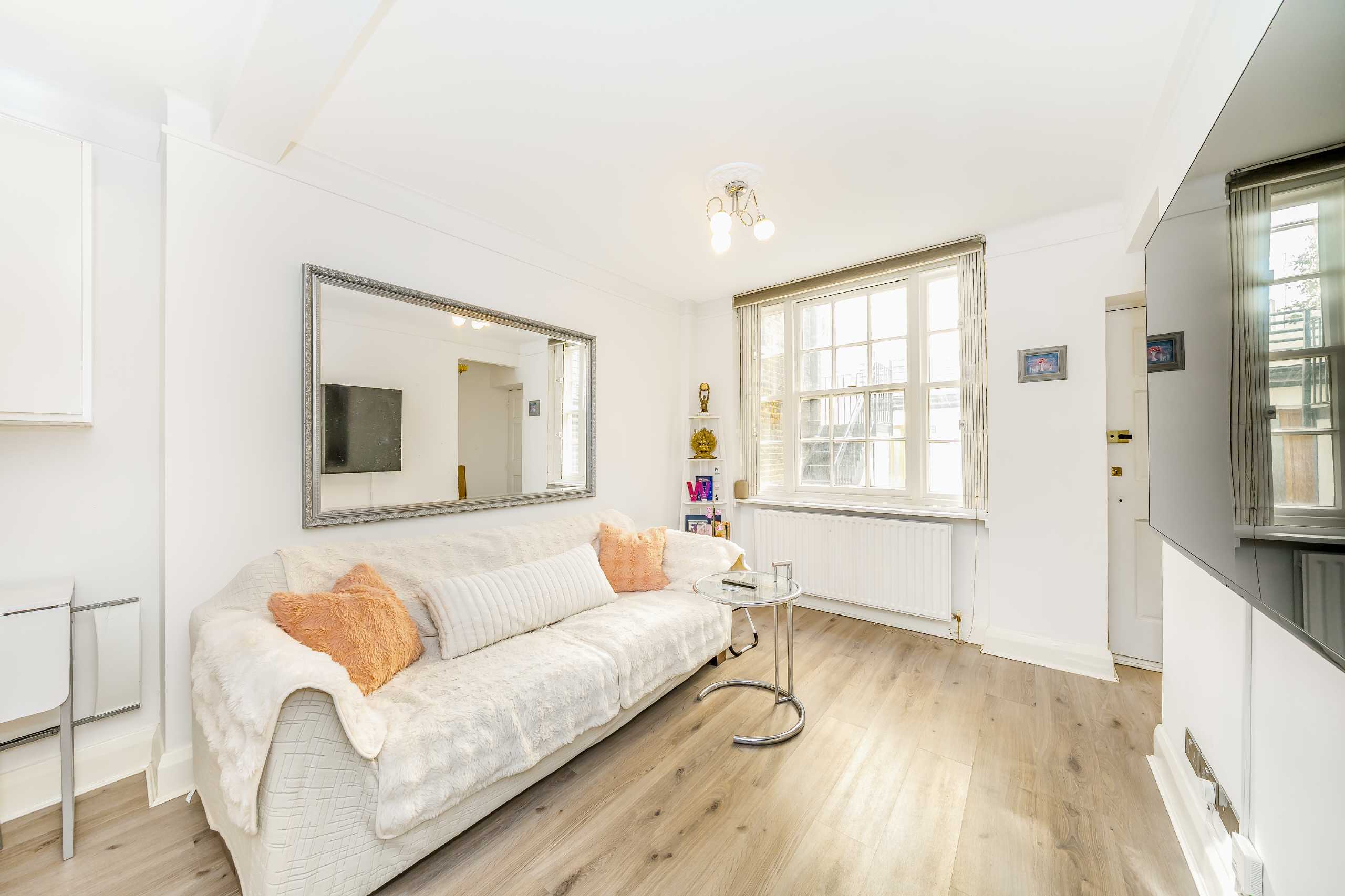 Flat Huntsworth Mews North in City of Westminster