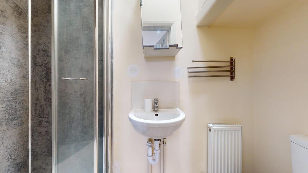 Room Brondesbury Park in Greater London