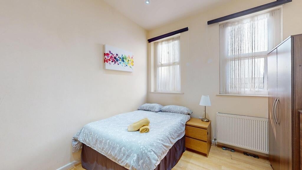 Room Brondesbury Park in Greater London