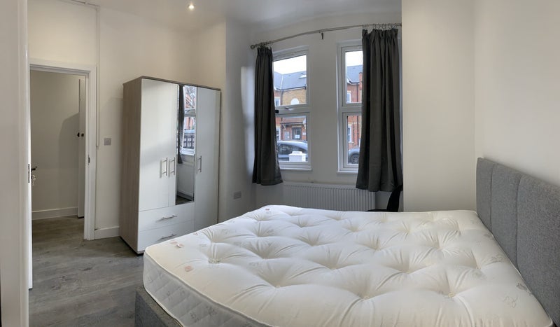 Room Fortescue Road in Greater London