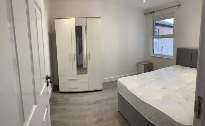Room Fortescue Road in Greater London