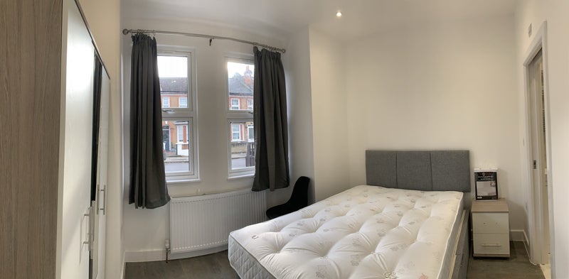 Room Fortescue Road in Greater London