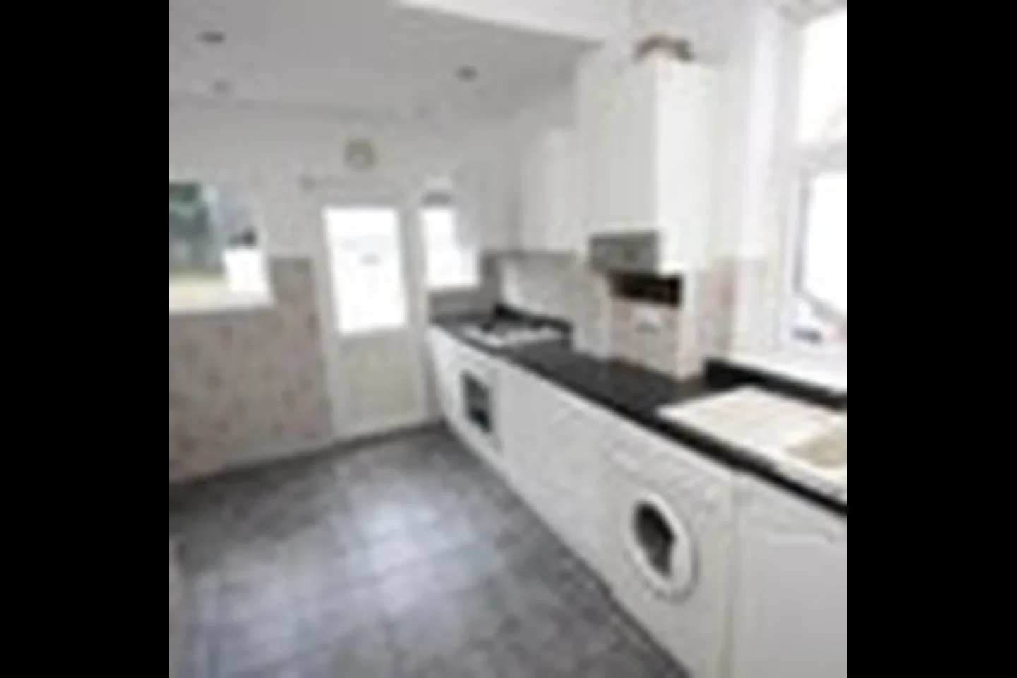 Room Petts Wood Road in Greater London