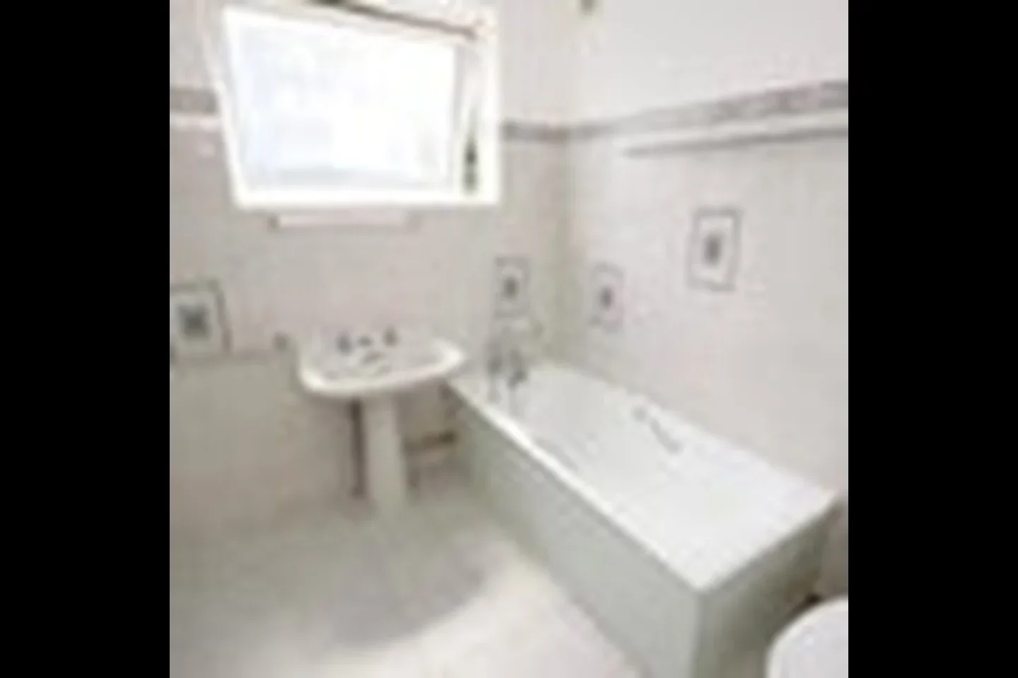 Room Petts Wood Road in Greater London