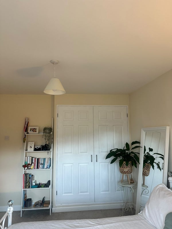 Room Cairns Road in Bristol