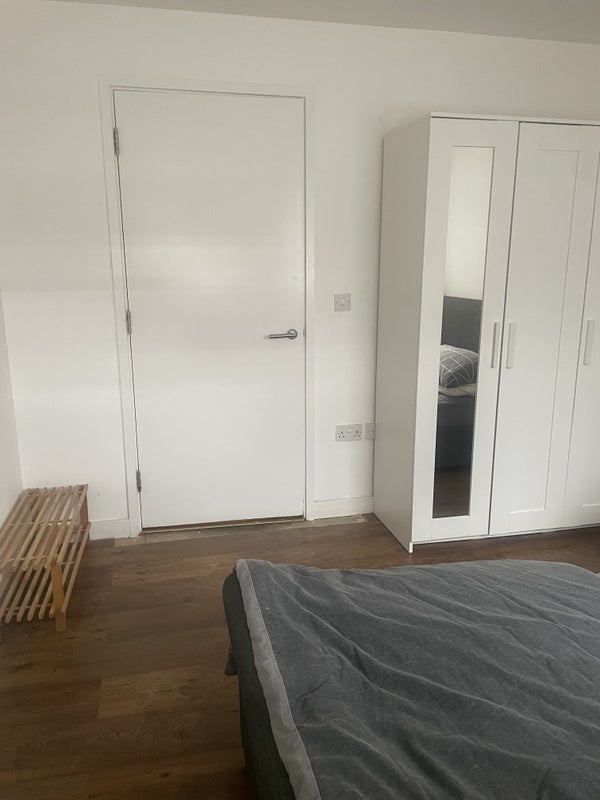 Room Sun Passage in Greater London