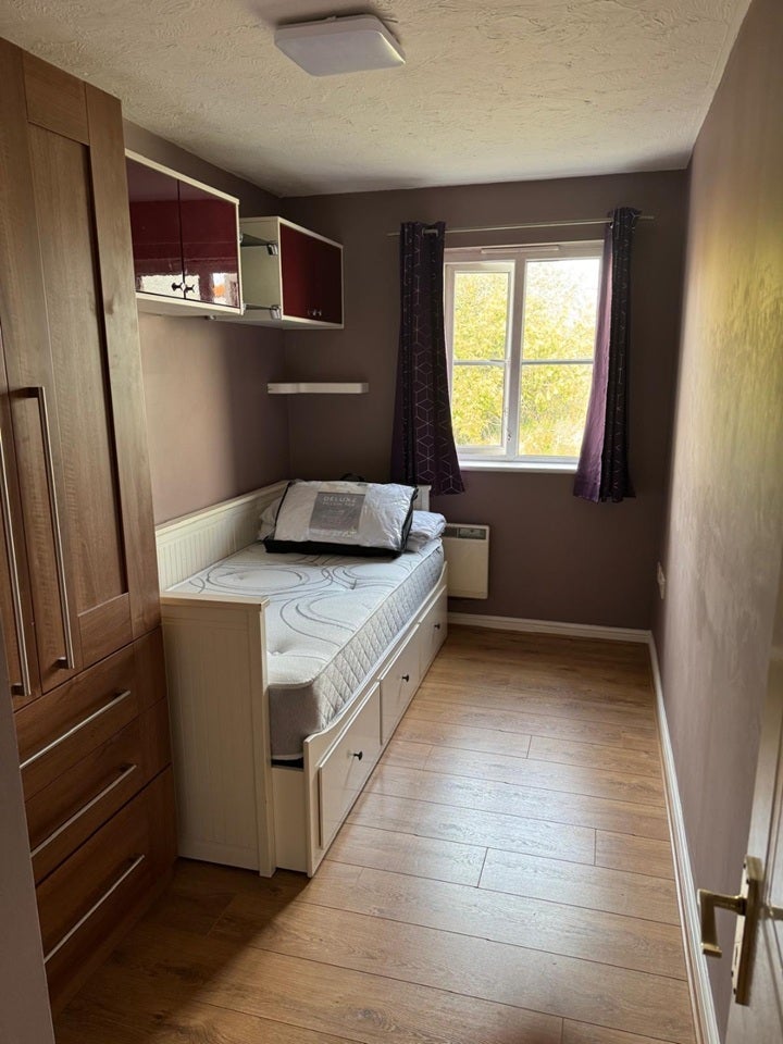 Room Payne Close in Greater London