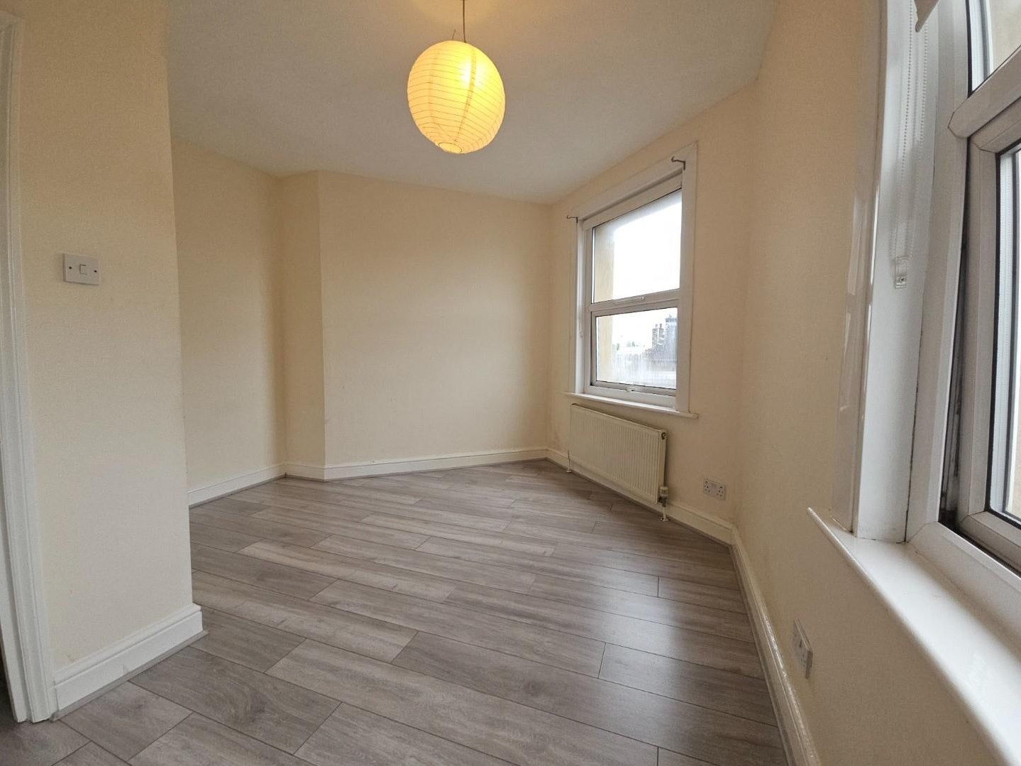 Flat Seven Sisters Road in Greater London