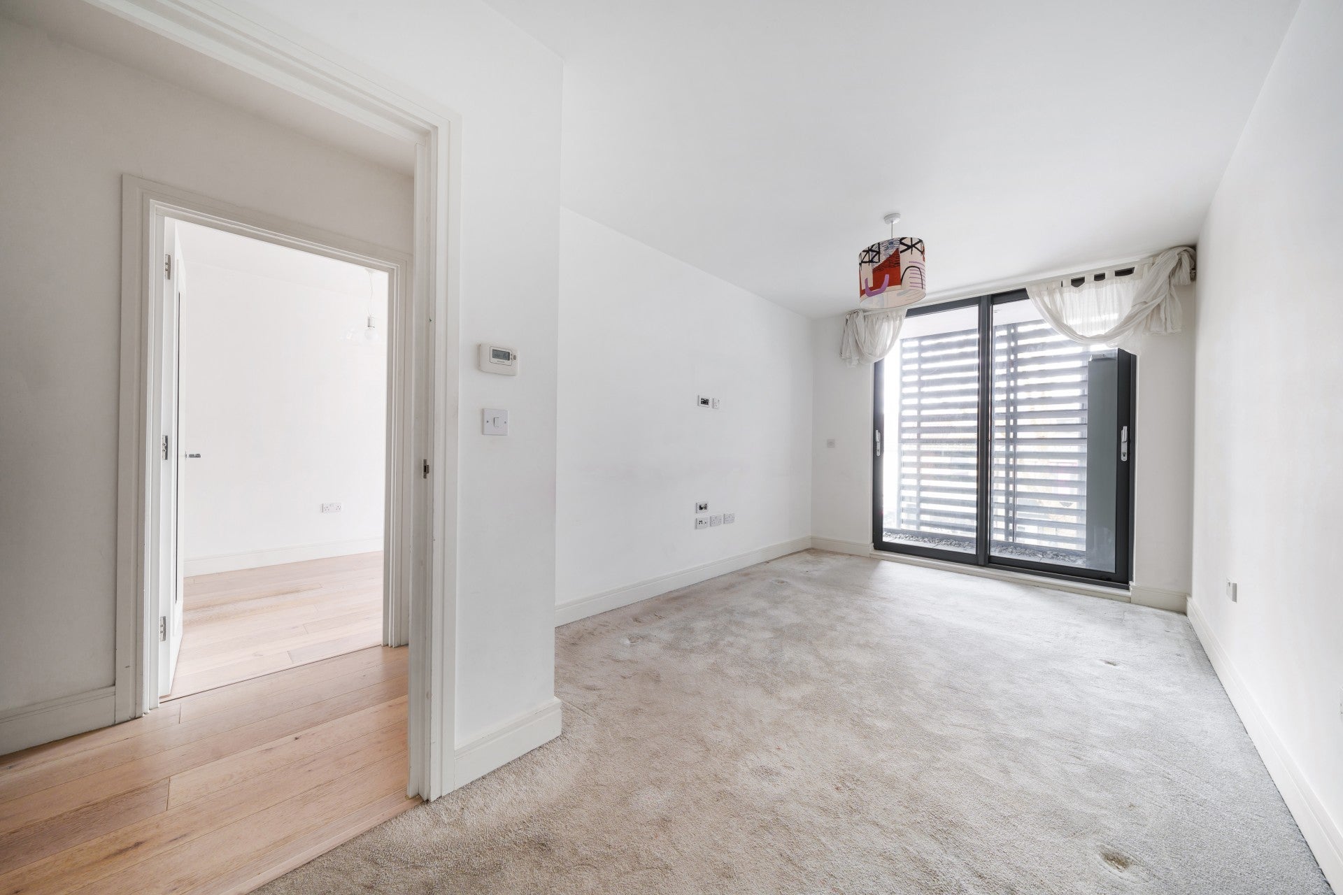 Flat Chiswick High Road in Greater London
