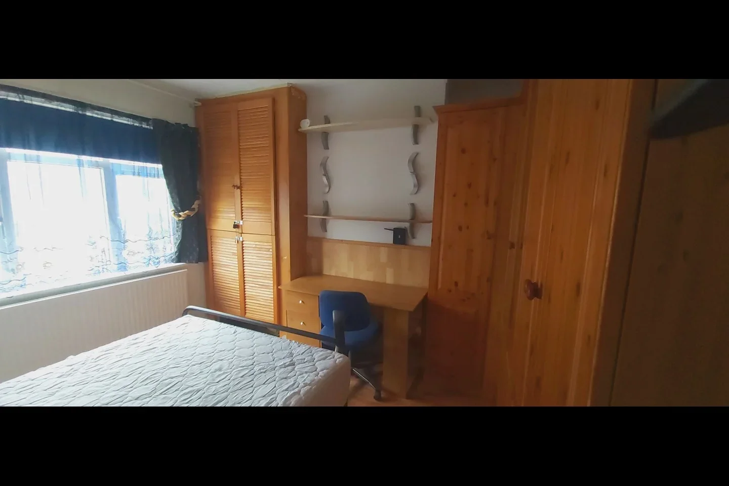 Room Blackbush Avenue in Greater London