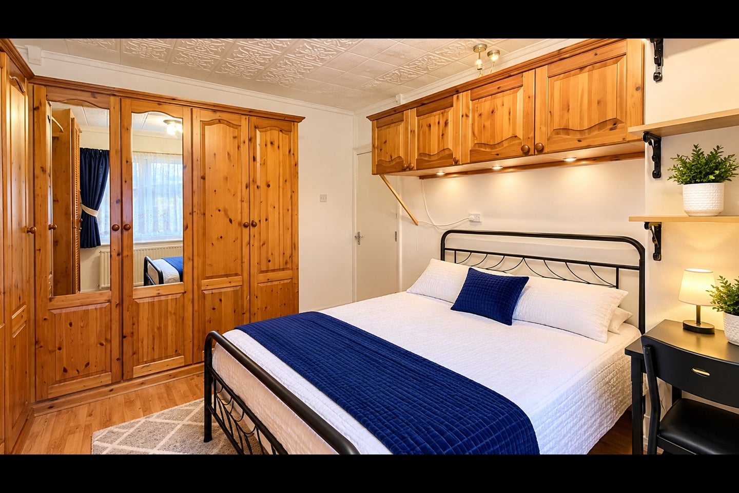 Room Blackbush Avenue in Greater London