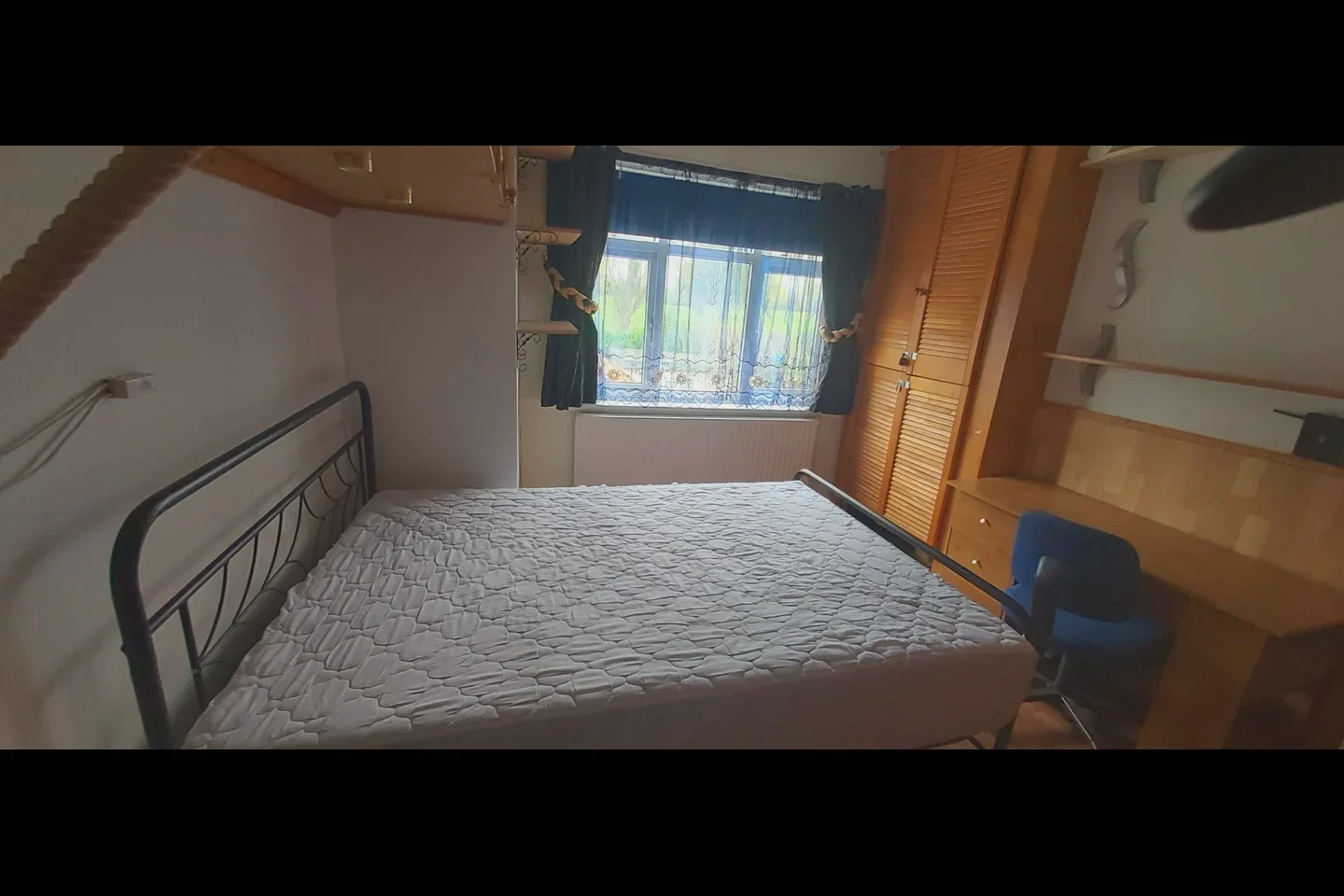 Room Blackbush Avenue in Greater London