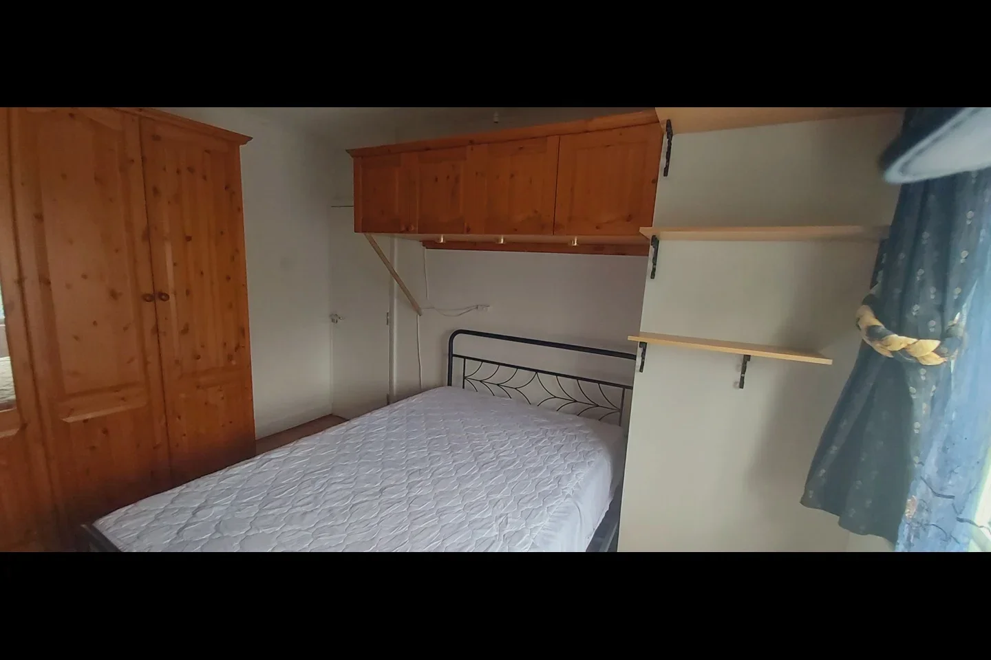 Room Blackbush Avenue in Greater London