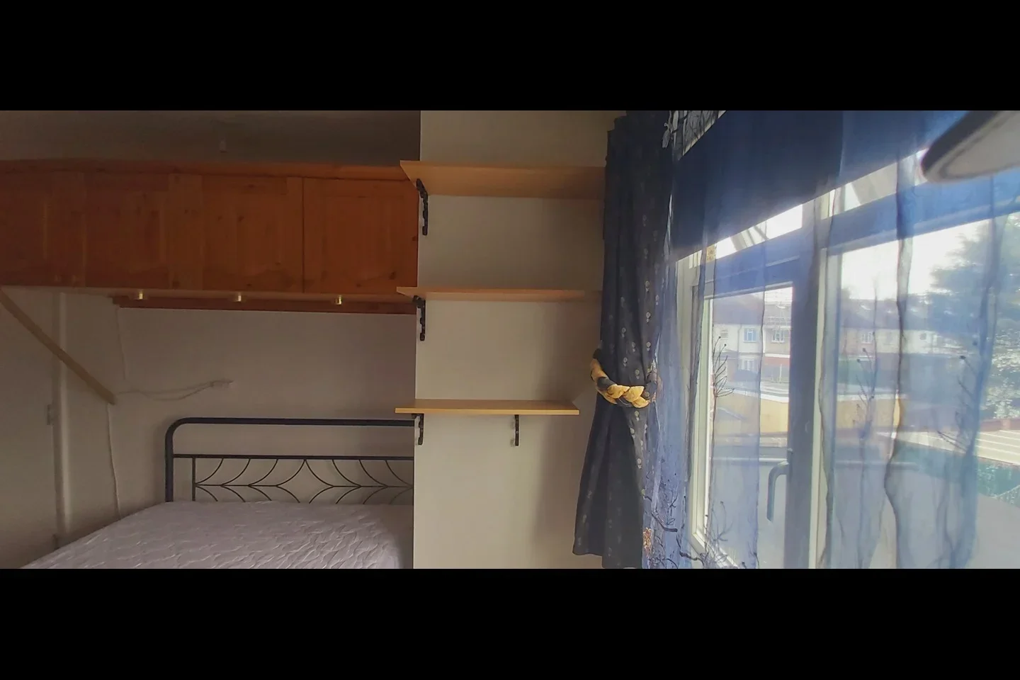 Room Blackbush Avenue in Greater London