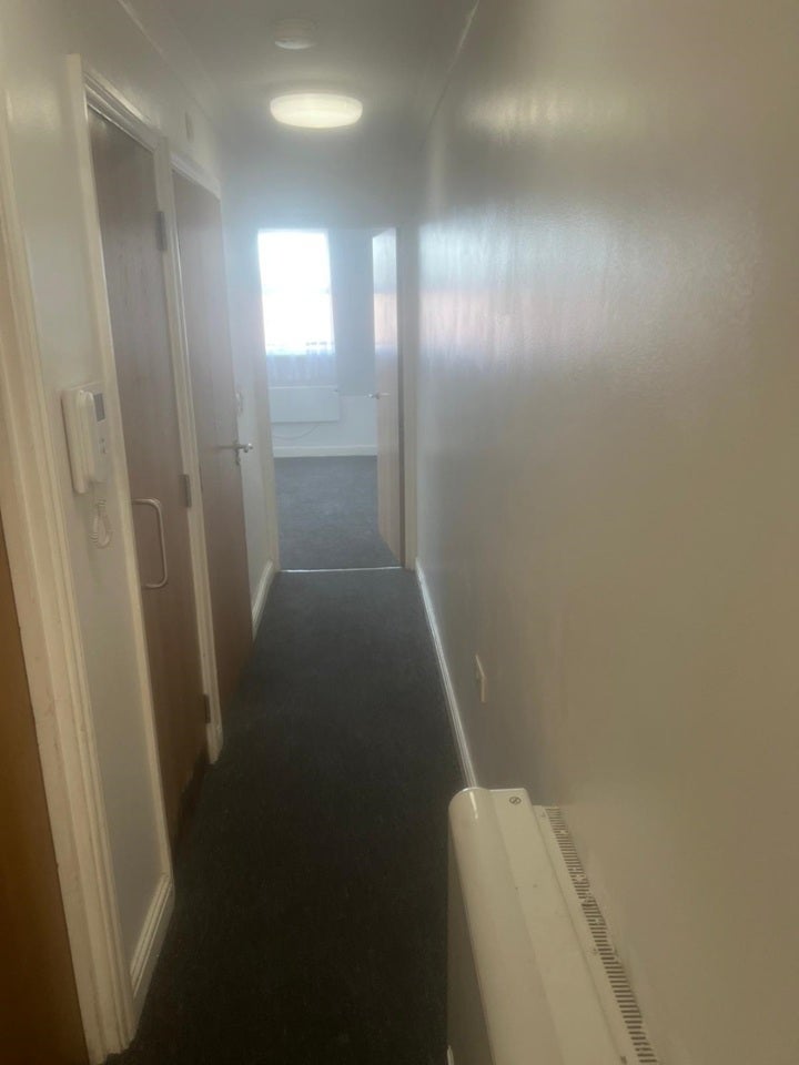 Flat Ilford Lane in Greater London