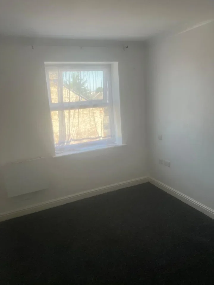 Flat Ilford Lane in Greater London