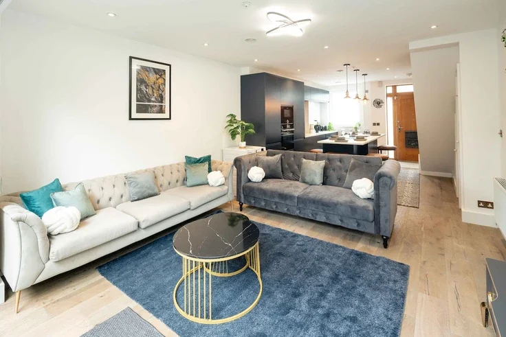 Flat Pelton Road in Greater London