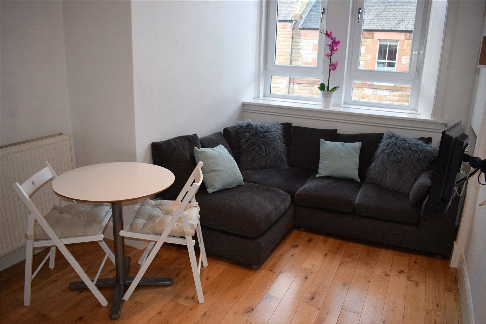 Flat Milton Street in City of Edinburgh
