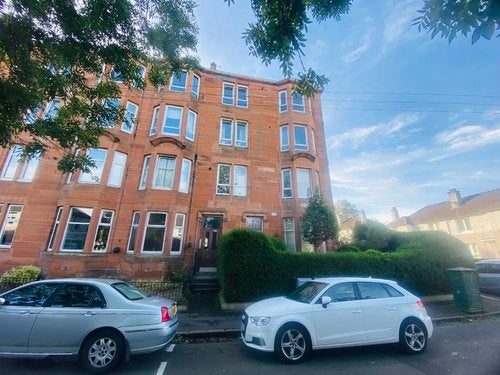 Flat Barlogan Avenue in Glasgow
