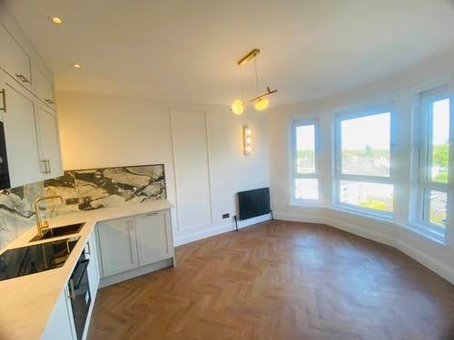 Flat Barlogan Avenue in Glasgow