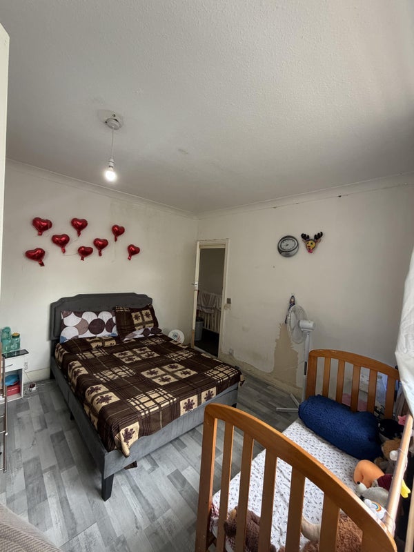 Room Charlemont Road in Greater London