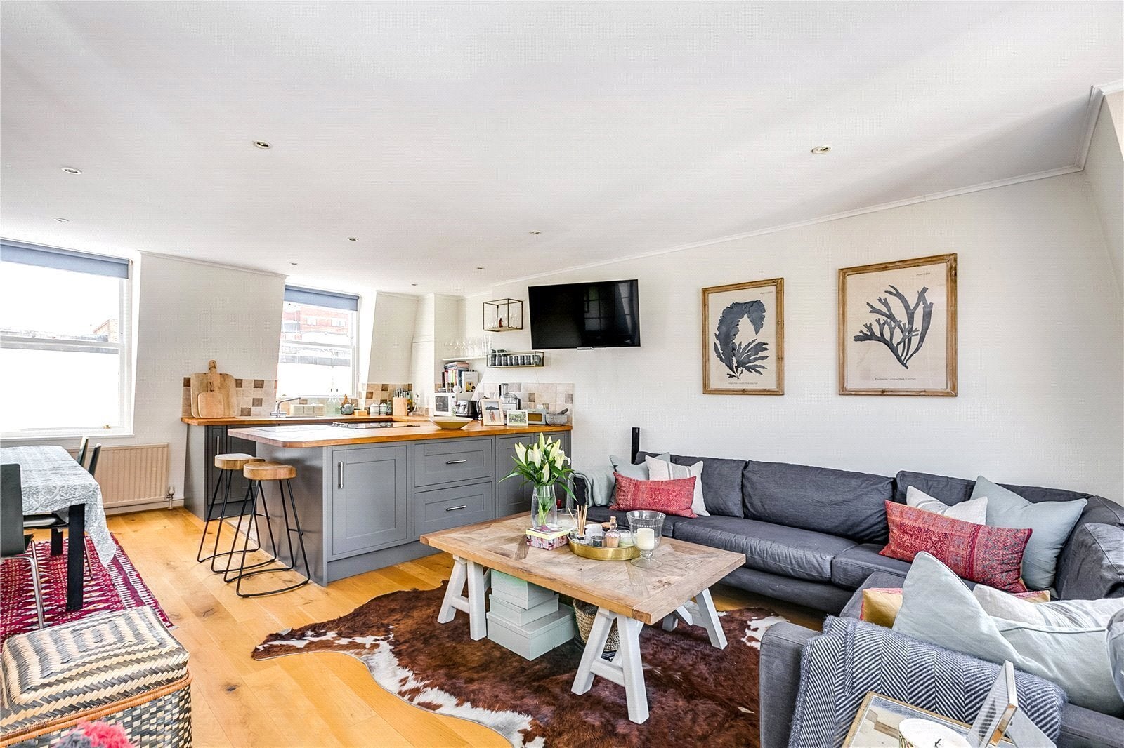 Flat Belgrave Road in City of Westminster