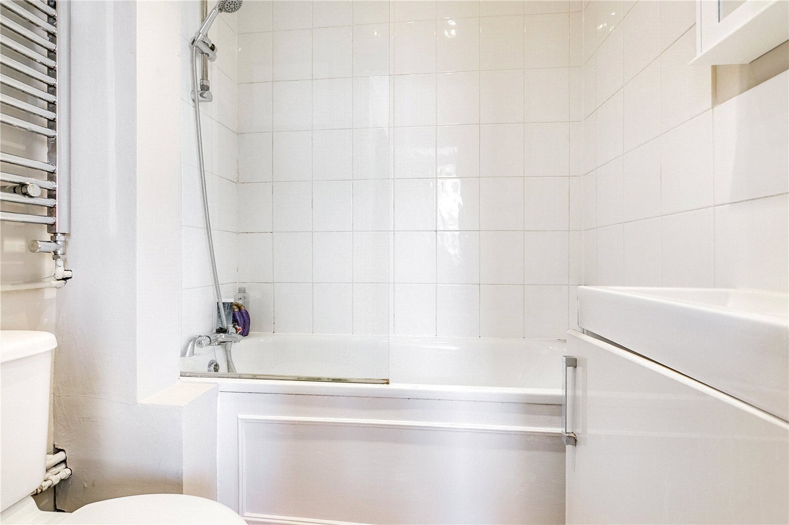 Flat Belgrave Road in City of Westminster