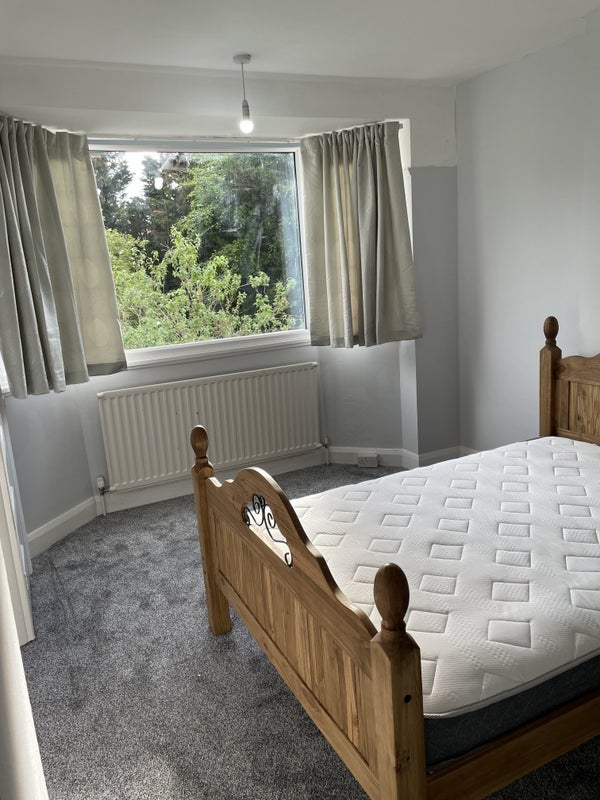Room Woolacombe Road in Greater London