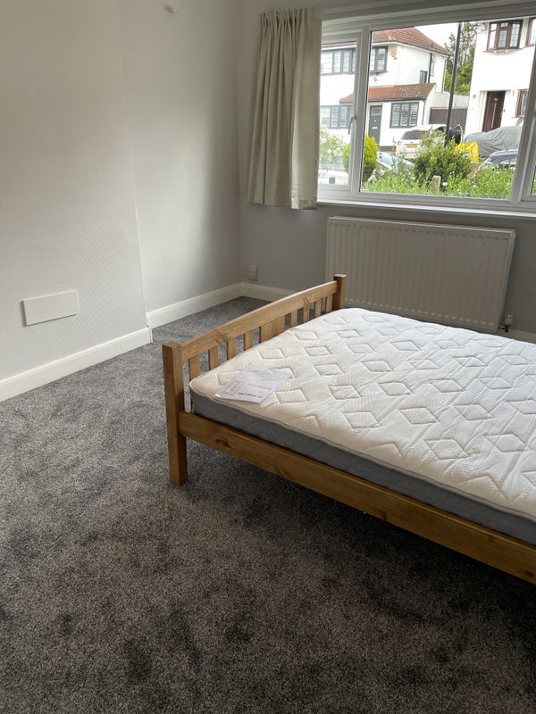 Room Woolacombe Road in Greater London