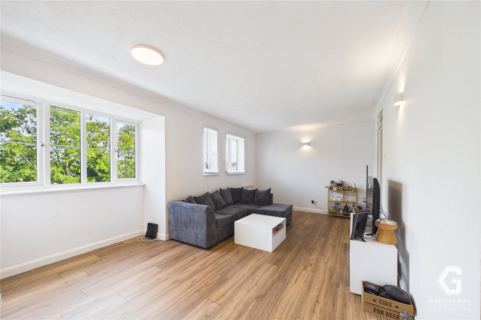 Flat Garlands Road in Reigate and Banstead