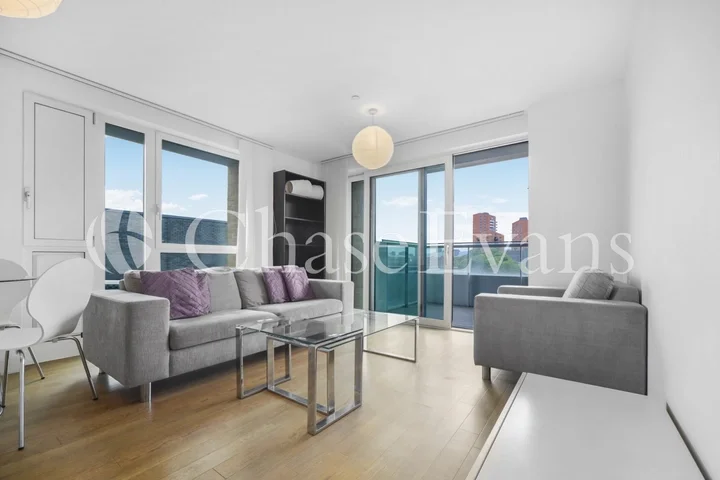 Flat Harston Walk in Greater London