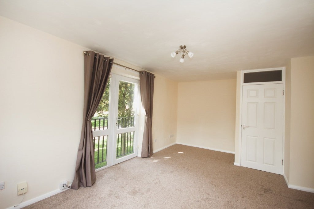 Flat Ladybank in Bracknell