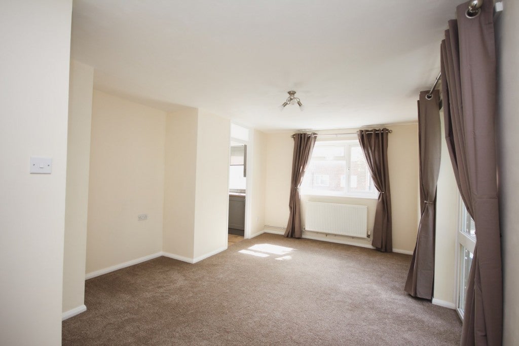 Flat Ladybank in Bracknell